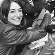 Illustratrice e graphic designer impartisce lezioni di Photoshop. Nessuna conoscenza necessaria